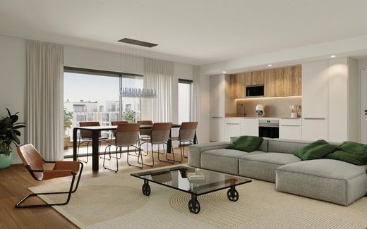 Apartment / Etagenwohnung in Loures, Lissabon