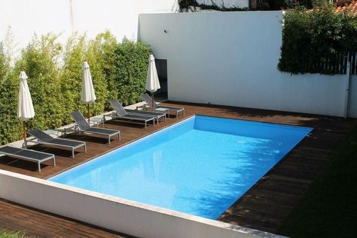 Apartment / Etagenwohnung in Cascais, Lissabon