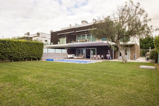 Apartment / Etagenwohnung in Cascais, Lissabon
