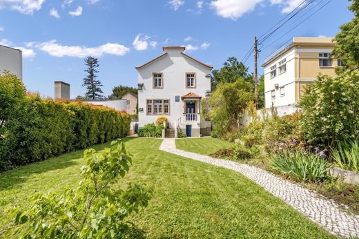 Detached House in Oeiras, Lisbon