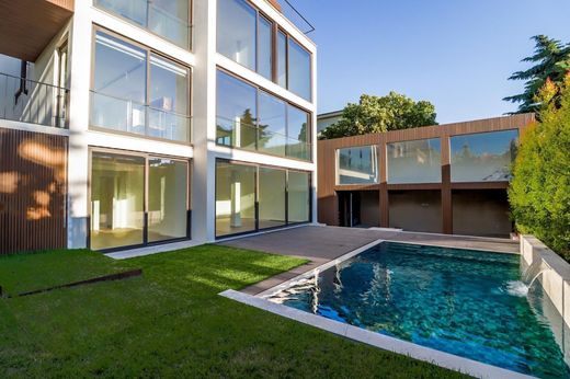 Detached House in Lisbon