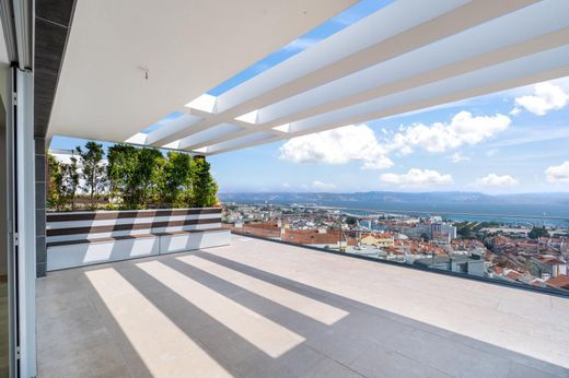Penthouse in Oeiras, Lisbon