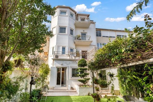 Detached House in Lisbon