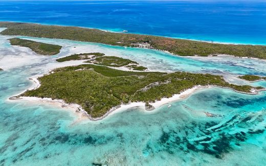 Island in Bullocks Harbour, Berry Islands District