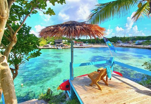 Luxury home in Gregory Town, North Eleuthera District