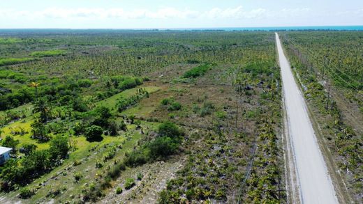 Land in Sweeting Cay, East Grand Bahama District