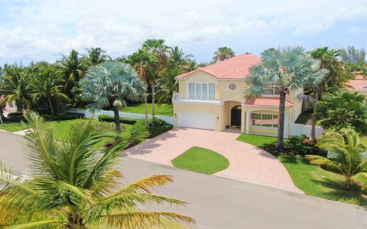 Luxury home in Treasure Cay