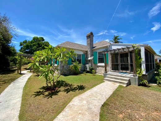 Luxury home in Governor’s Harbour, Central Eleuthera District