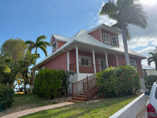 Casa de lujo en Lucaya, City of Freeport District
