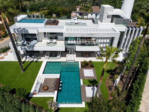 Villa in Nueva Andalucia, Malaga