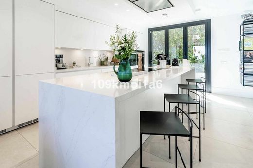 Villa in Nueva Andalucia, Málaga