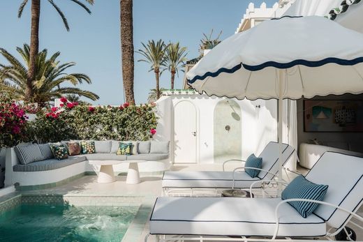 Villa in The Golden Mile, Malaga