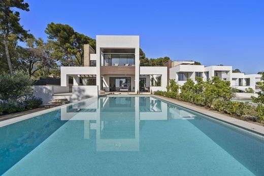 Villa in The Golden Mile, Malaga