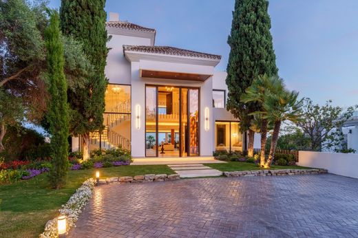 Villa in Nueva Andalucia, Malaga