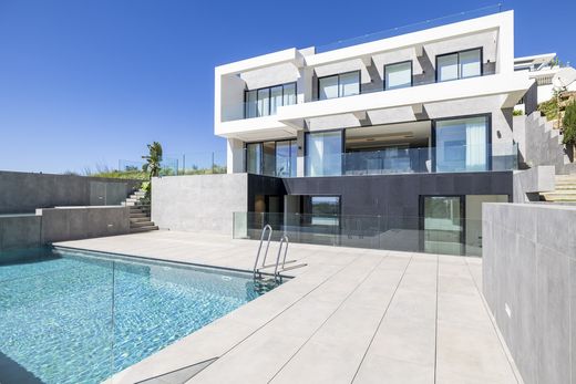 Villa in Los Flamingos, Malaga