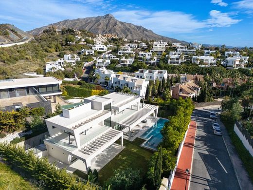 Villa in Nueva Andalucia, Malaga