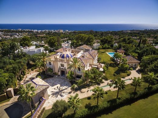 Villa in The Golden Mile, Malaga