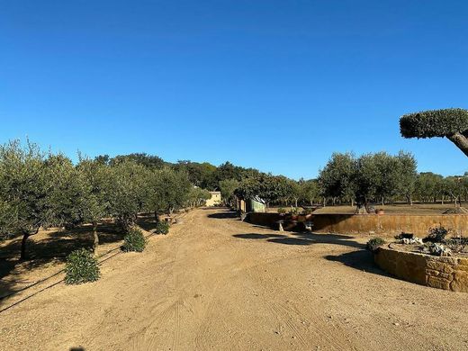Villa in Mont-ras, Province of Girona