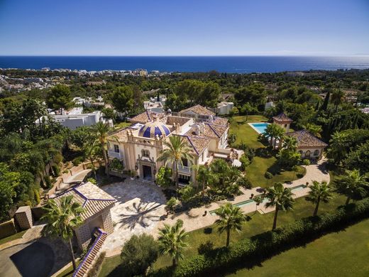 Villa in The Golden Mile, Malaga