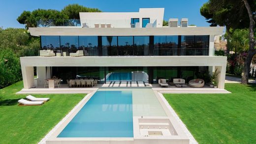 Villa in Los Monteros, Malaga
