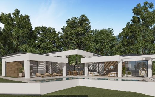 Villa in Nueva Andalucia, Malaga