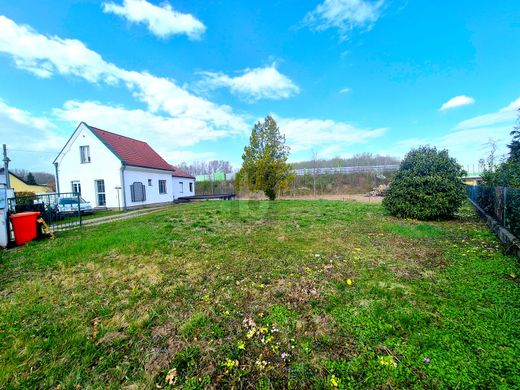 Fischamend Dorf, Politischer Bezirk Bruck an der Leithaの高級住宅