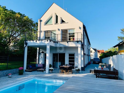 Luxury home in Perchtoldsdorf, Politischer Bezirk Mödling