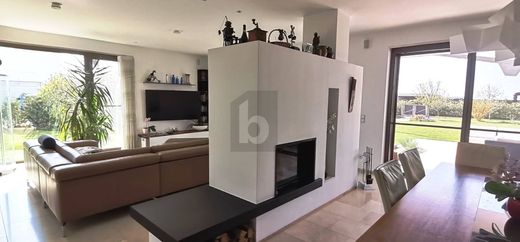 Villa in Parndorf, Politischer Bezirk Neusiedl am See