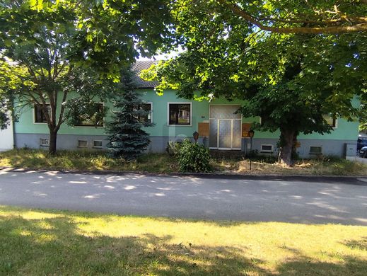 Luxus-Haus zu verkaufen in Maria Ellend