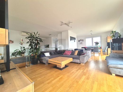 Apartment / Etagenwohnung in Schwechat, Politischer Bezirk Bruck an der Leitha