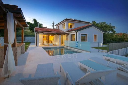 Villa a Novigrad, Novigrad-Cittanova