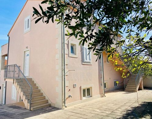 Luksusowy dom w Brac, Split-Dalmatia