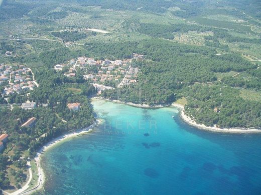 ‏קרקע ב  Brac, Split-Dalmatia