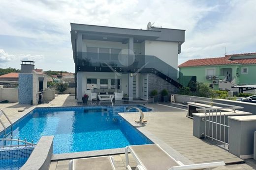 Maison de luxe à Krk, Grad Krk