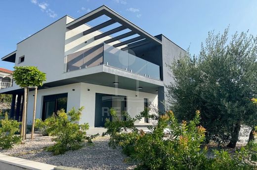 빌라 / Krk, Grad Krk