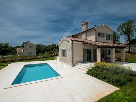 Villa à Svetvinčenat, Istria