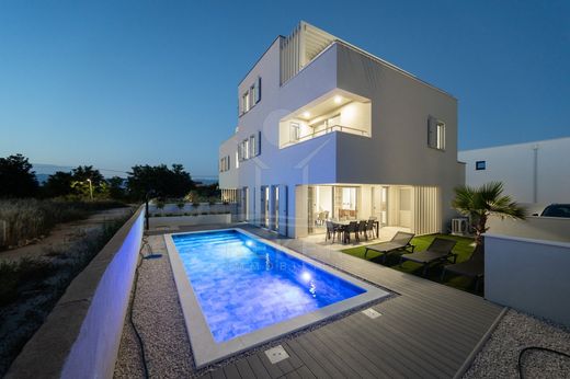 Luxury home in Privlaka, Zadar