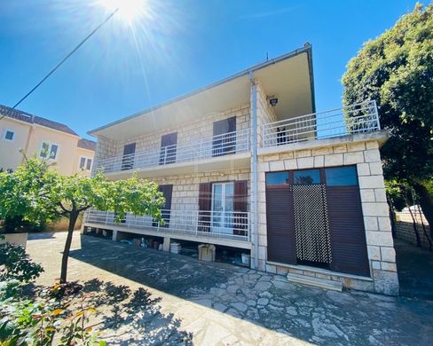 Luxury home in Brac, Split-Dalmatia