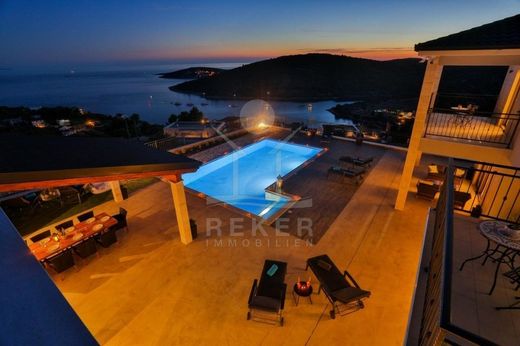 빌라 / Rogoznica, Rogoznica Općina