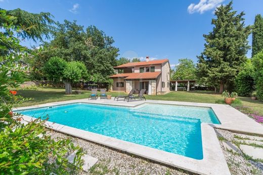Villa a Parenzo, Grad Poreč