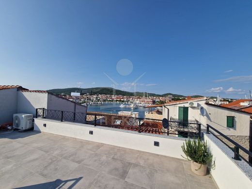 Luxe woning in Tribunj, Sibenik-Knin