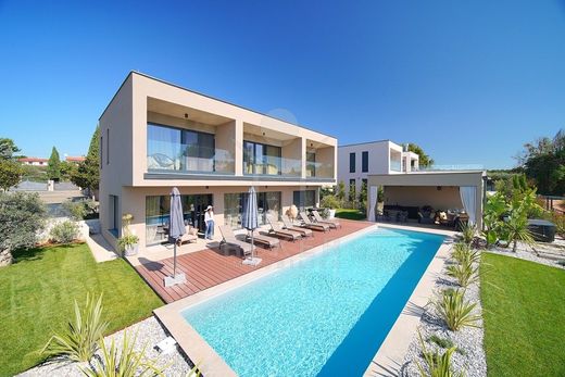 Villa a Parenzo, Grad Poreč