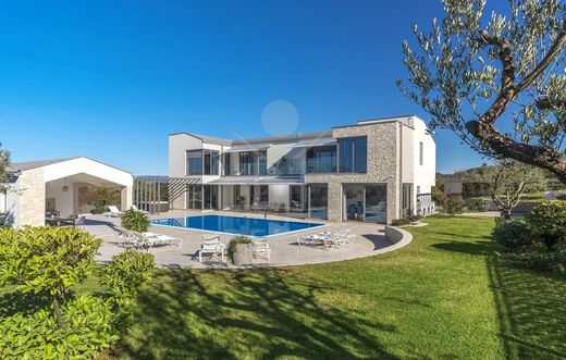 빌라 / Motovun, Motovun-Montona