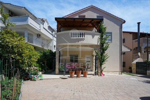 Casa di lusso a Vodice, Sibenik-Knin