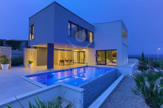 빌라 / Krk, Grad Krk