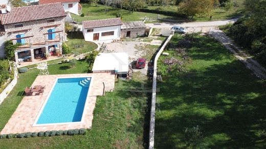 Casa di lusso a Albona, Grad Labin