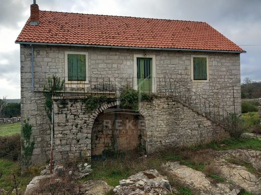 ‏בתי יוקרה ב  Bračević, Muć