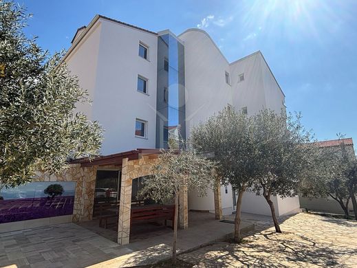 Luxury home in Novalja, Lika-Senj