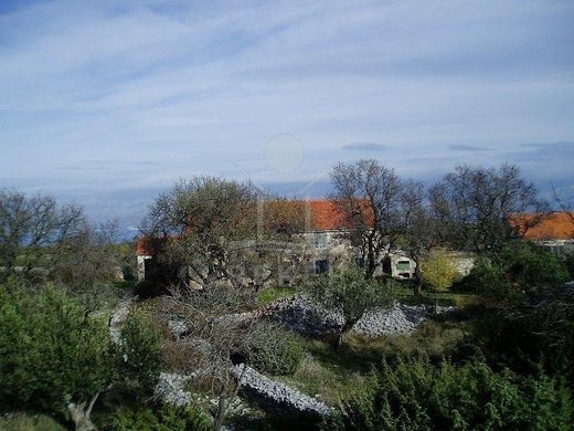 Grond in Brac, Split-Dalmatia