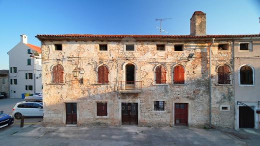 Luxus-Haus in Svetvinčenat, Istria